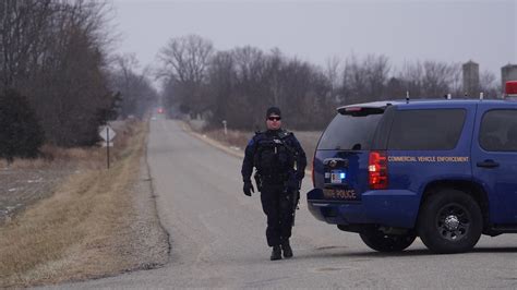 2 Michigan State Police troopers shot in Branch County; suspect dead | WWMT