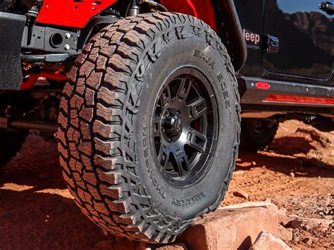 MICKEY THOMPSON Baja Boss A/T Premium Extreme Hybrid All Terrain Tire ...