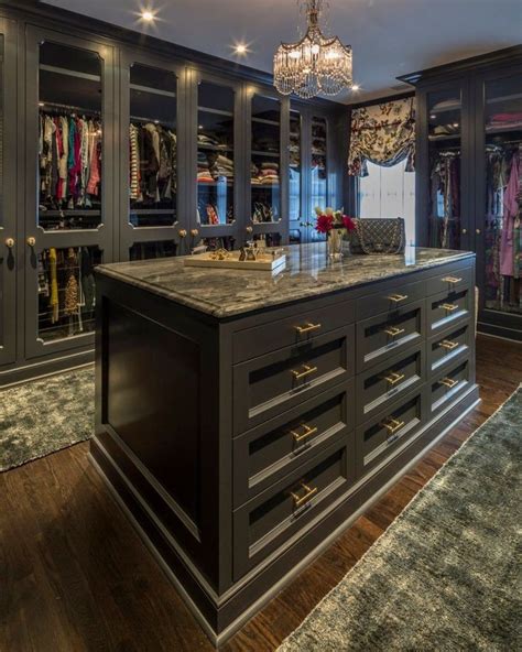 20+ Master Walk In Closet Ideas – The Urban Decor