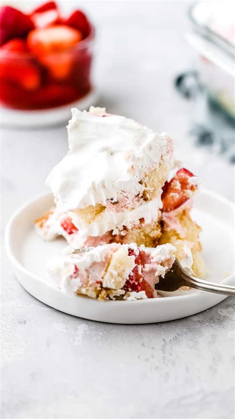 Strawberry Punch Bowl Cake - Grandbaby Cakes