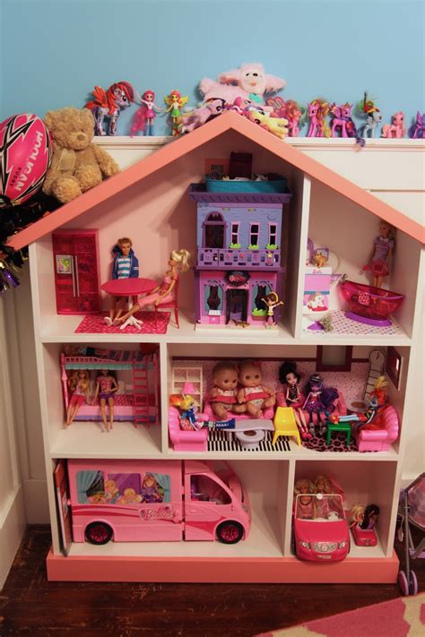 {Tour} Barbie's House | The Brick Bungalow