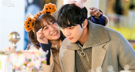 4 of the Best Romantic Comedy K-Dramas From Netflix in 2022