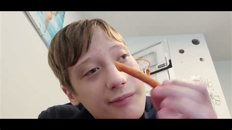 Dragon Sweet Chili Takis Review 🐉🥵 - YouTube