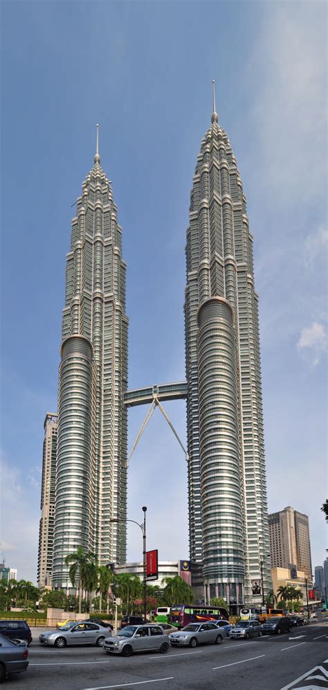 File:Petronas Twin Towers byD.jpg - Wikimedia Commons