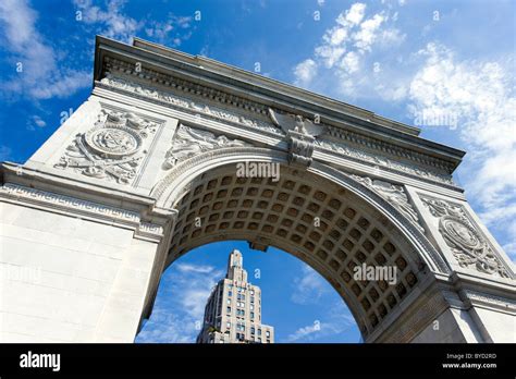 Washington square park arch hi-res stock photography and images - Alamy