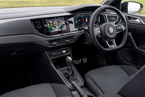 Volkswagen Polo (2021) Interior Layout, Dashboard & Infotainment | Parkers