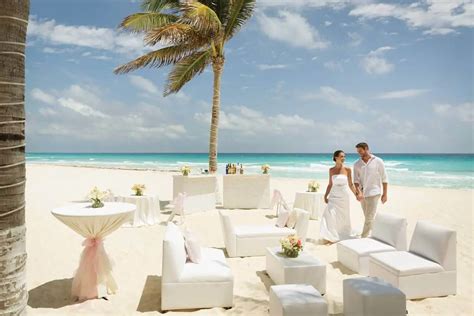 Top 10 Cancun Wedding Packages & Resorts | W/Prices (2024)