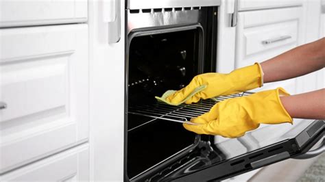 What You Should Know Before Using A Self-Cleaning Oven