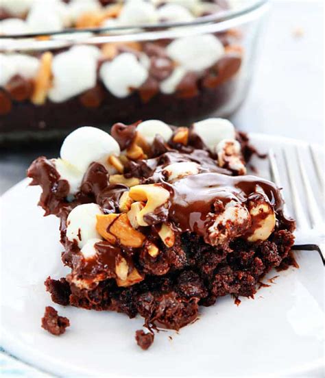 Rocky Road Brownies {VIDEO} - i am baker