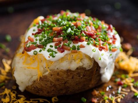 loaded baked potato: Directions, calories, nutrition & more | Fooducate