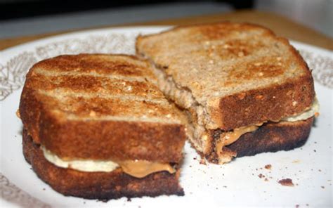 Toasted Peanut Butter and Banana Sandwich Recipe