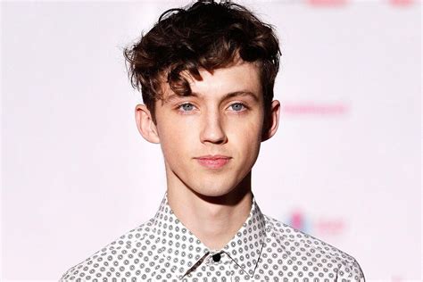 IN A DREAM - Troye Sivan - LETRAS.MUS.BR