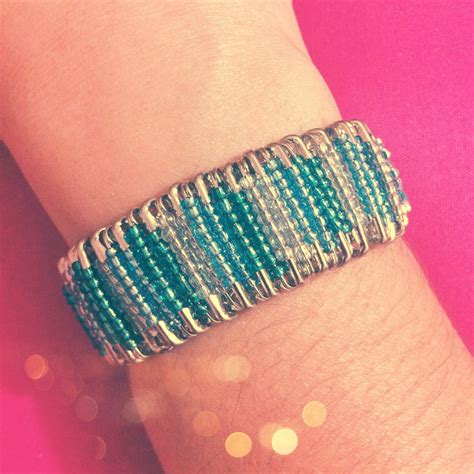 We Read!: DIY: Safety Pin Bracelet