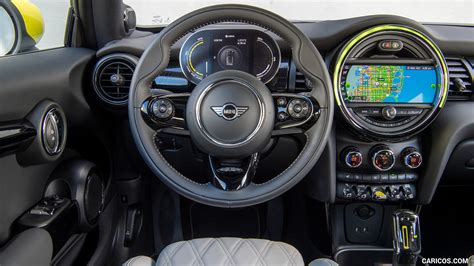 2020 MINI Cooper SE Electric - Interior | Caricos