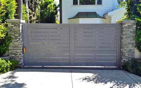 Metal driveway gates privacy fences – Artofit