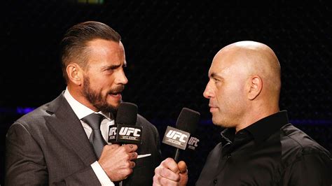 Commentator Joe Rogan to remain with UFC at least one more year