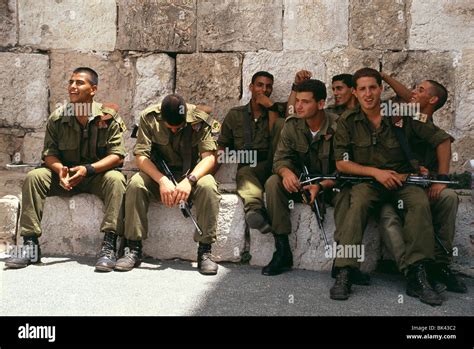 Israeli military uniform hi-res stock photography and images - Alamy