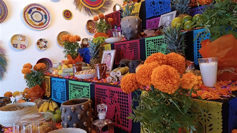 Day of the Dead Altars, everybody's tradition