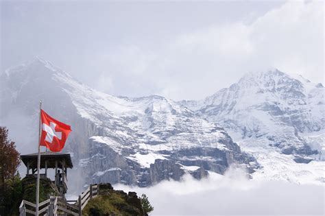 Eiger - Adventure Base