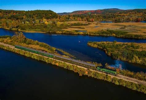 The Spectacular Fall Foliage Train Ride In Vermont You Don't Want To ...