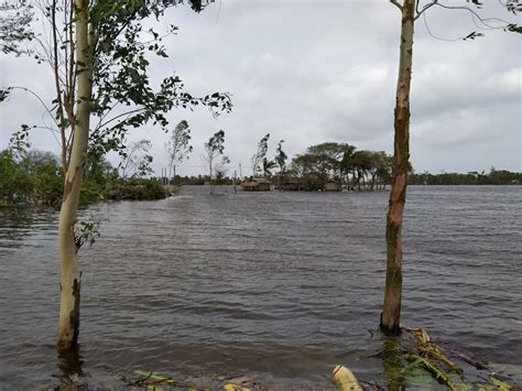 Belgharia: Amphan Cyclone Relief Services | Ramakrishna Math and ...