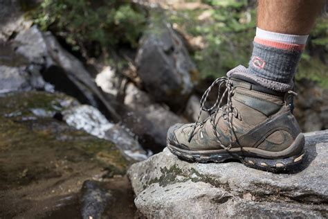 5 Best Hiking Socks - Back o' Beyond