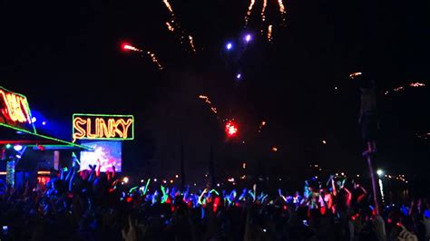 2014 NEW YEAR BEACH PARTY IN PHI PHI ISLAND, THAILAND - YouTube