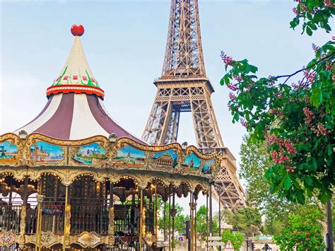 Carousels in Paris: Where to Find the Prettiest Ones - Yay for Vacay