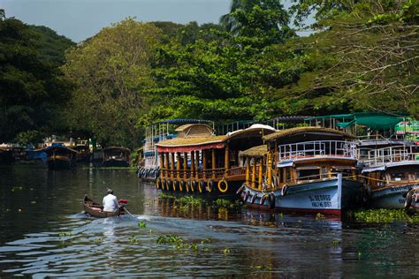 Guide to the Alleppey backwaters in Kerala - Lost with Purpose travel blog