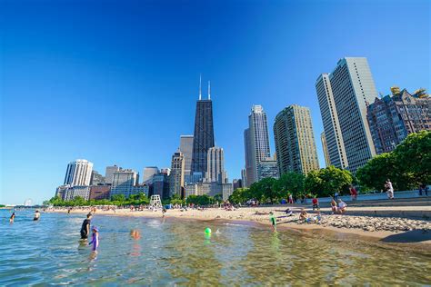 The 9 Best Beaches in Chicago, Illinois - Lonely Planet