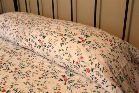 Vintage Plisse Bedspread Tiny Floral Seersucker Cottage