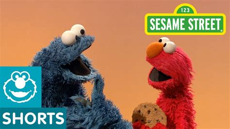 Sesame Street: Elmo and Cookie Play a Guessing Game - YouTube