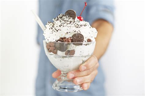 16 Ice Cream Sundae Recipes - Toppings and Ideas for Ice Cream Sundaes