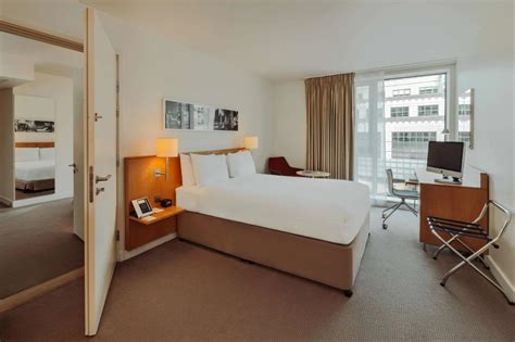 DoubleTree by Hilton Hotel London - Tower of London | Best Hotels in ...