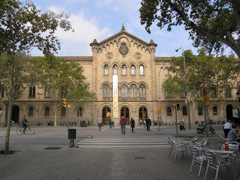 Bâtiment principal de l'Université de Barcelone (Barcelone) | Structurae