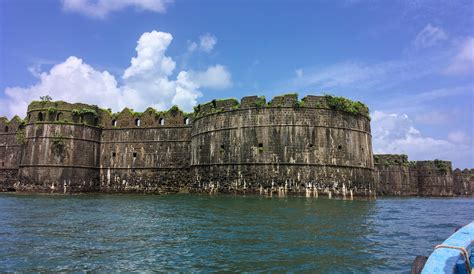 Marvel At These Six Sea Forts In Maharashtra On Your Next Getaway ...