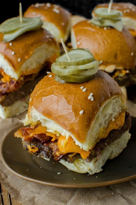 Bacon Cheeseburger Sliders Recipe | Ricetta | Ricette, Cibo, Cibo americano