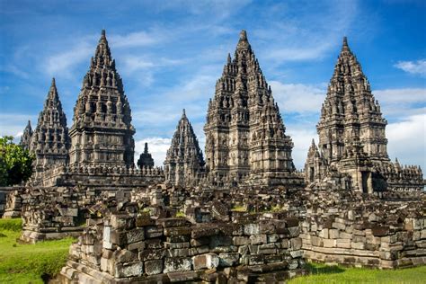 Prambanan, the largest Hindu temple in Indonesia - Indoindians.com