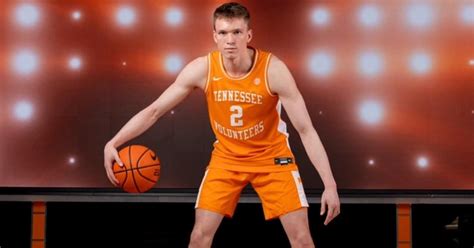 Tennessee announces signing of transfer wing Dalton Knecht