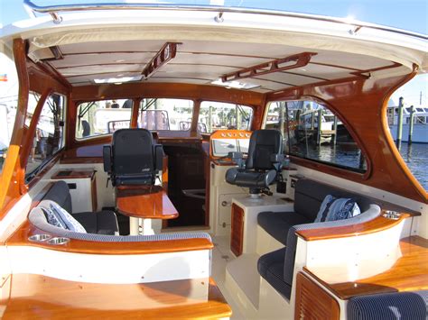 Hinckley boats the best in my eyes | Boat interior design, Boat ...