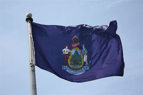 File:Flag-of-Maine.jpg - Wikimedia Commons