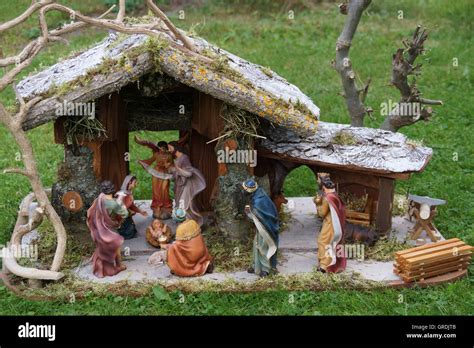 Christmas Crib, Nativity Scene Stock Photo - Alamy