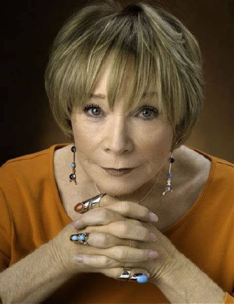 Shirley MacLaine lefty | Older women hairstyles, Haircut styles for ...