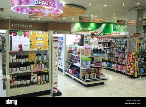 Rite Aid Pharmacy in Battery Park City, NYC, USA Stock Photo - Alamy