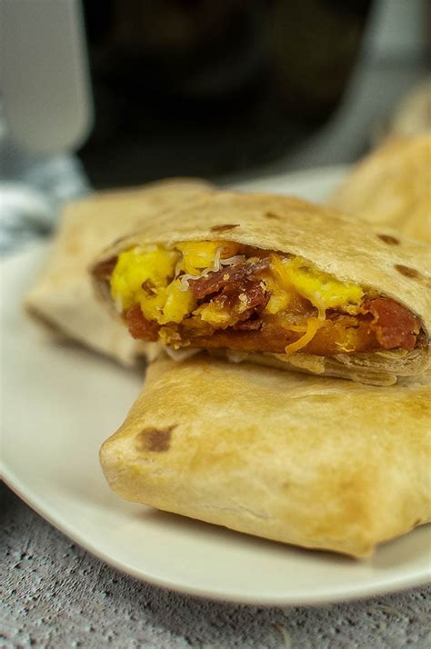 Copycat Taco Bell Breakfast Crunchwrap Recipe - ACOODA