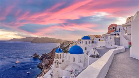 Honeymooners Should Look Into These 5 Alternatives To Oia, Santorini