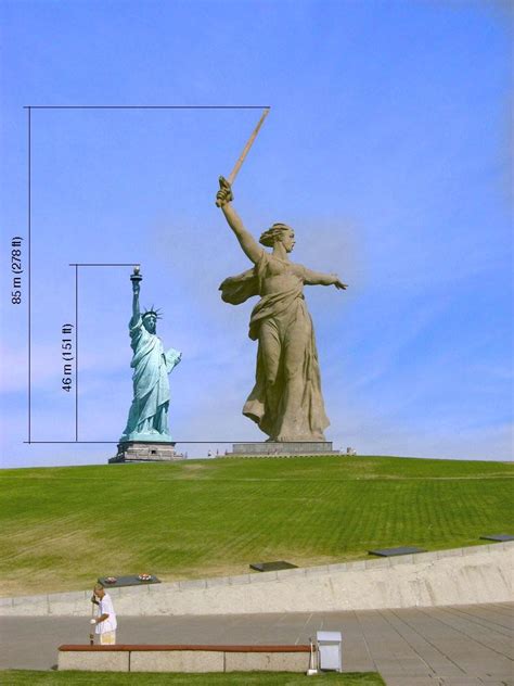 The Motherland Calls, statue in Volgograd, Russia : r/megalophobia