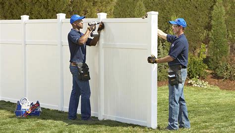 How to Install Vinyl Fencing? - Home Team Yards