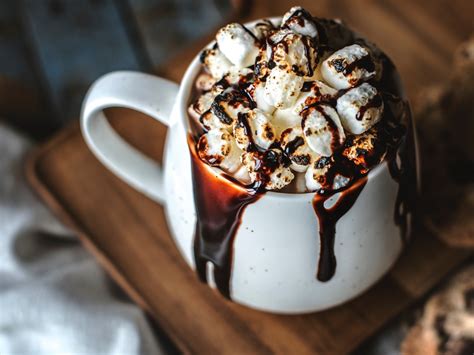 HOT CHOCOLATE WITH MARSHMALLOWS - bite board