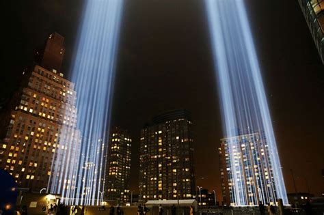 New York's 9/11 'Tribute in Light' endangers 160,000 birds annually ...